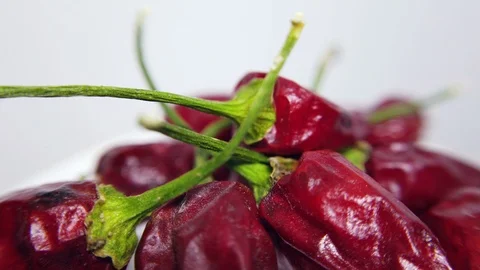 Red chili pepper closeup, looping 360 macro video Stock-Footage 125675888