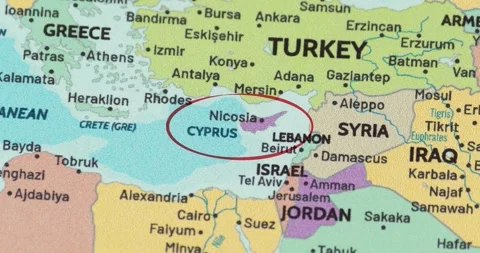 Red circle marking to cyprus on a modern political world map Видео 348178125