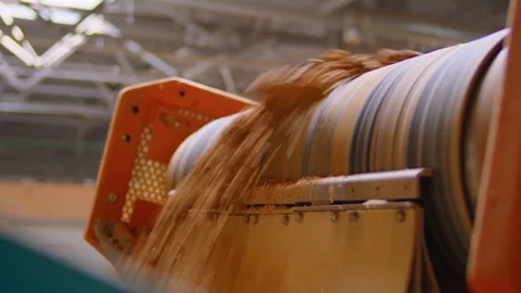 Red clay on a conveyor Stock-Footage 158945582