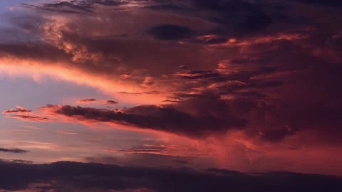 Red clouds in the evening Video stock 257055712