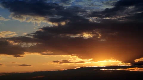 Red cloudy sunrise. Timelapse. 動画素材 5225836