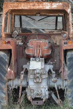 Red decay old tractor Foto stock