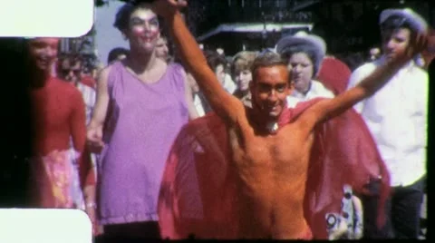 RED Devil NEW ORLEANS CROWD Mardi Gras 1960s Vintage Film Home Movie 8mm 스톡 동영상 11959384
