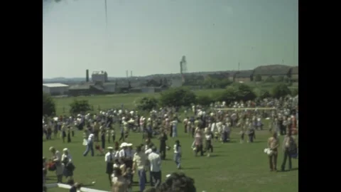 Red devils parachute regiment freefall team performing at silver jubilee ce.. 動画素材 309450416