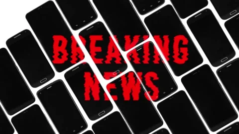 Red distorted text breaking news on smartphones, title intro broadcast headline Video stock 130495681