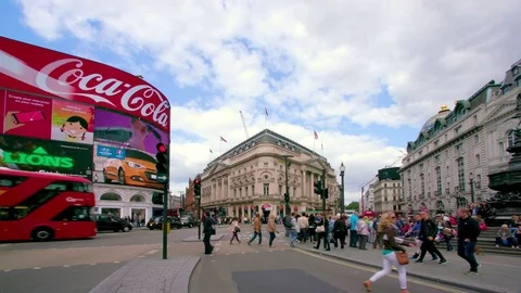 RED DOUBLE DECKER BUSES PICCADILLY CIRCUS LONDON Stock-Footage 72976164