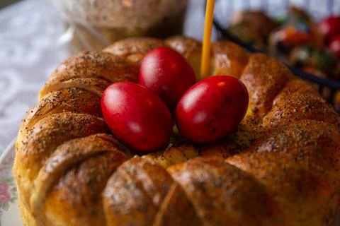 Red eggs on the Easter table Foto stock