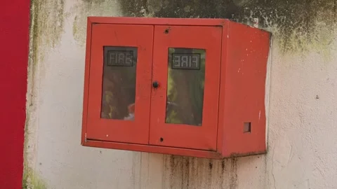Red Fire Safety Cabinet. 库存影片 321598090