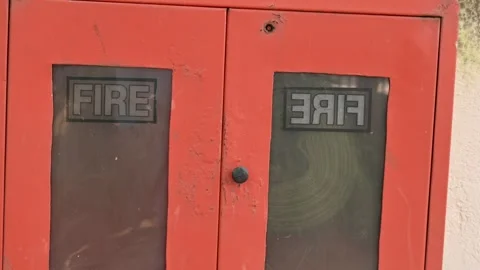 Red Fire Safety Cabinet. 库存影片 321598091