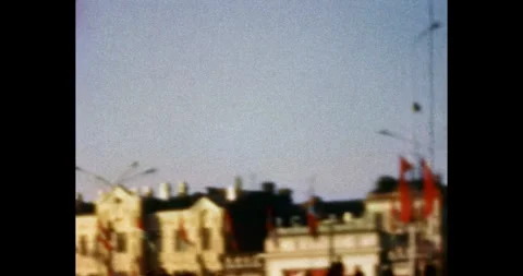 Red Flags of the USSR and a crowd of people Vídeo Stock 303351985