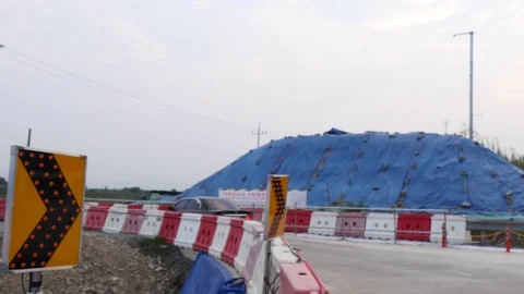 Red flash light in roadworks and protection guide Stock Footage