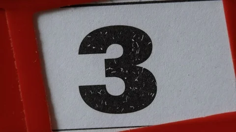 Red Frame Moves On The Calendar. The 3 Day Of The Calendar. Vídeos de archivo 106580950