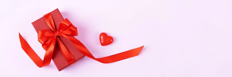 Red gift box Stock Photos