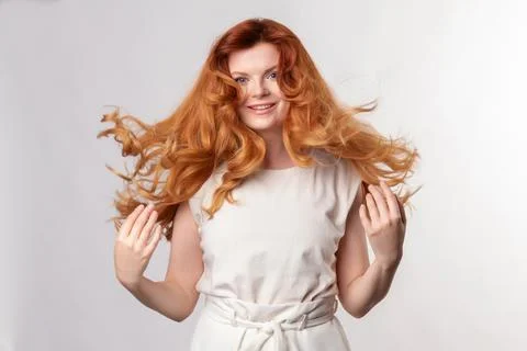 Red-hair Model posing in studio Stock-Fotos
