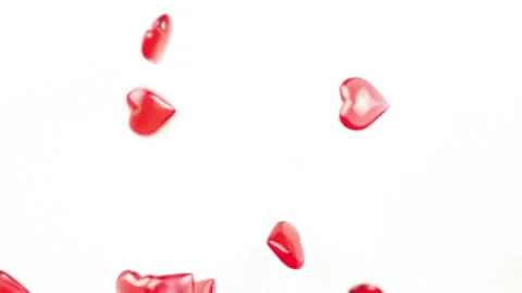 Red heart rotates on white background Vidéo 147331926