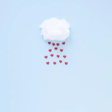 Red hearts falling from cloud Resolution and high quality beautiful photo Foto stock