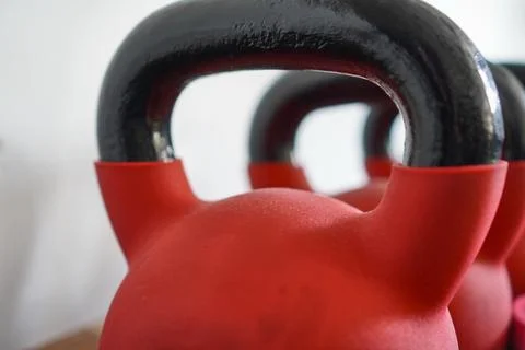 Red kettlebell for strength training Foto stock