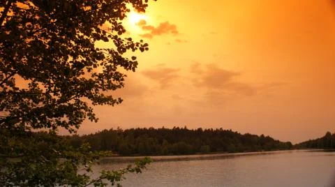 Red Lake with Cloud Fotos Stock