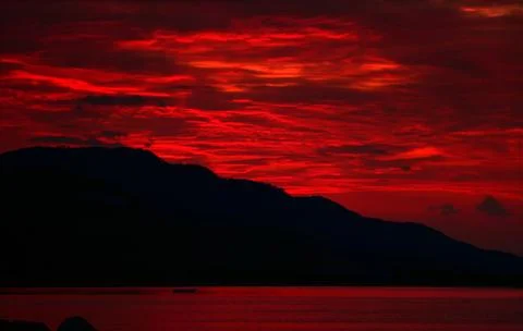 Red Lava Sky 스톡 사진