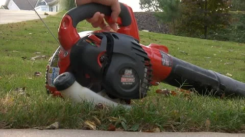 Red Leaf Blower Turn on &amp; Rev Up 스톡 동영상 12316790