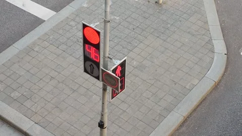 Red light signal with seconds counting down Stock Footage 319639353