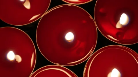 Red little candles Stockbeeldmateriaal 58629086