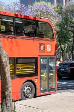 Red metrobus double-decker bus on reforma Fotos de archivo