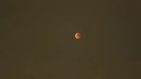 Red moon eclipse Milan Italy timelapse Stock-Footage 151844581