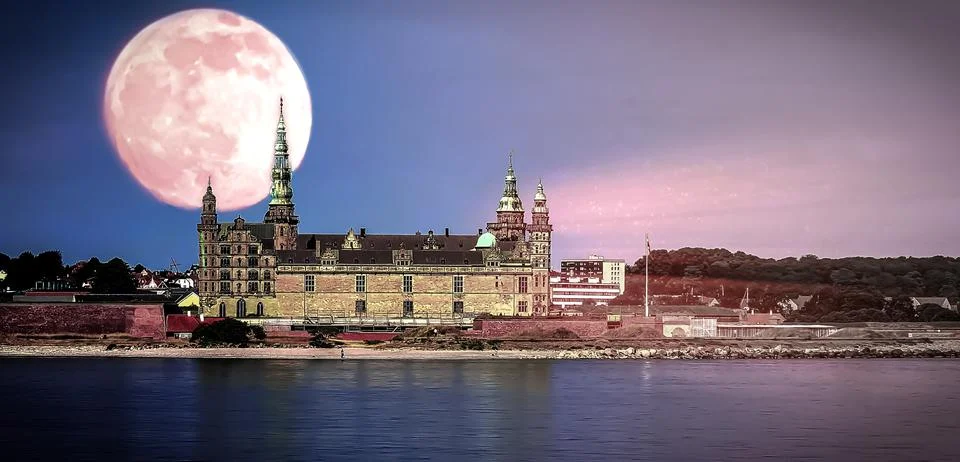 Red moon Stock Illustration