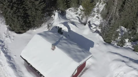Red Mountain Cabin in the Woods winter snow bird eye view Stock Footage 145929162