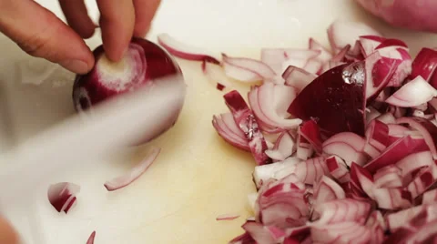 Red onions chopping Stock Footage 35918719