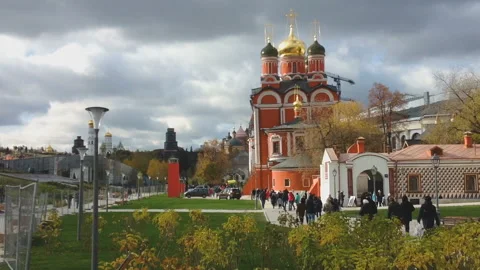 A red orthodox temple 库存影片 93195932