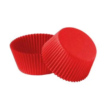 Red paper baking forms for muffins and cupcakes Foto stock