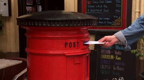 Red post box Vidéo 23387317