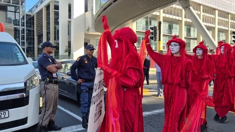 Red Rebel Brigade Silent Protest at African Energy Week, Cape Town 2025 Vídeo Stock 337914075