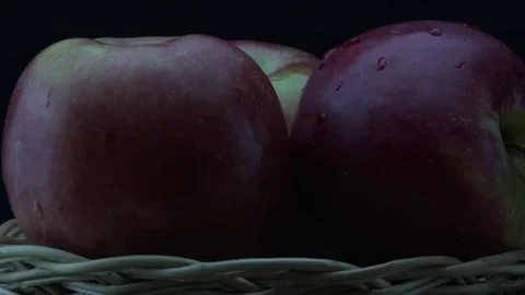Red ripe apples 스톡 동영상 82992070