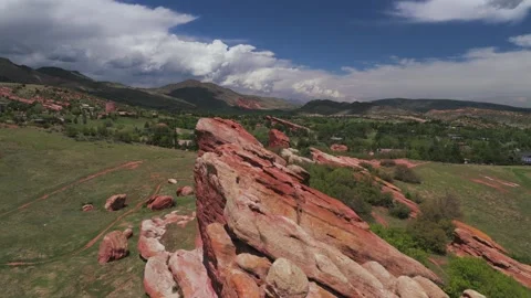Red Rocks hiking trails of Ken Caryl Valley Ranch neighborhood homes North Stockbeeldmateriaal 339070075