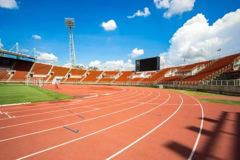 Red running track start point in athletic stadium from bangkok thailand on 20 Foto stock