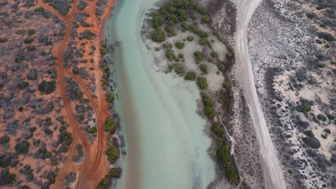 Red Sand, White Beach and Turquoise Lagoon at Shark Bay Vídeos de archivo 337471366