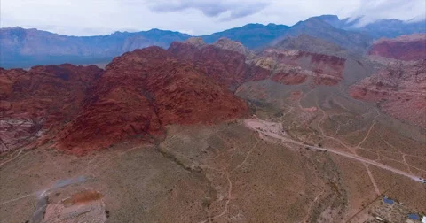 Red sandstone escarpment at Red Rock Canyon near Las Vegas Vídeo Stock 59526210