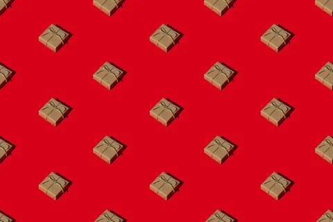 Red seamless background beige parcel pattern gift Stockfoto's