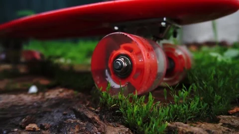 Red skateboard Vidéo 154428275