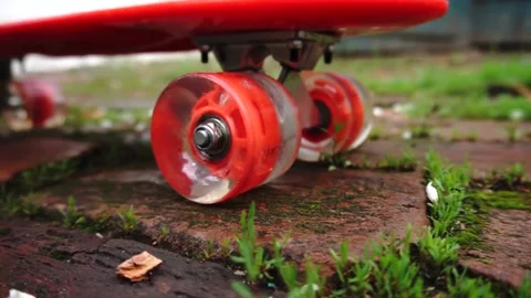 Red skateboard 스톡 동영상 154428291