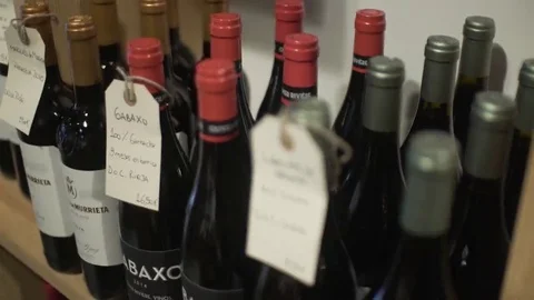 Red Spanish Wine Cellar 動画素材 69212468