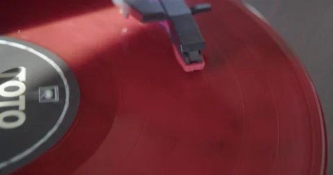 Red Spinning Vinyl record needle drop 库存影片 234622962