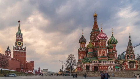 Red Square and St. Basil's Cathedral in Moscow Vídeos de archivo 106216034