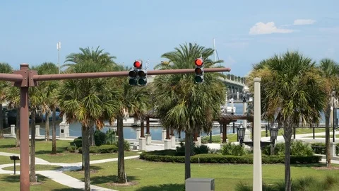 Red stop light turns green, St. Augustine, Florida, United States. 스톡 동영상 115966429