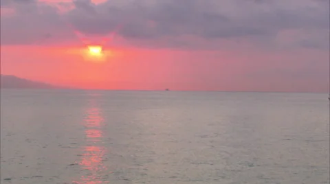 Red Sunset over Ocean, Antibes, FRA Vídeo Stock 39471035