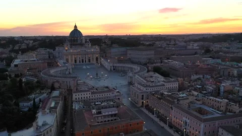 Red sunset over St. Peter's Basilica. Rome Italy. Vídeo Stock 266400584