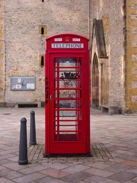 Red telephone booth for calling in Germany Stock-Fotos